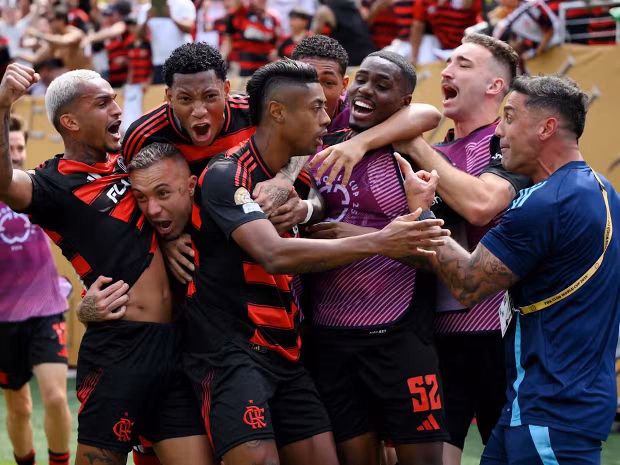 Jugadores de Flamengo festejando