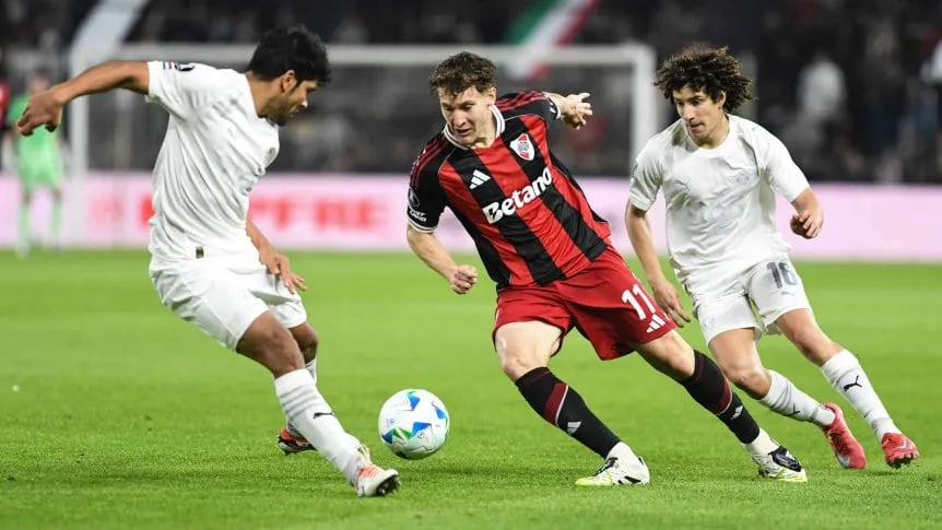 Facundo Colidio, delantero de River Plate, durante el partido contra Libertad en Asunción